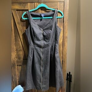 New York Clothing Company Size 8 Dress With Zipper In Front Dark Gray
